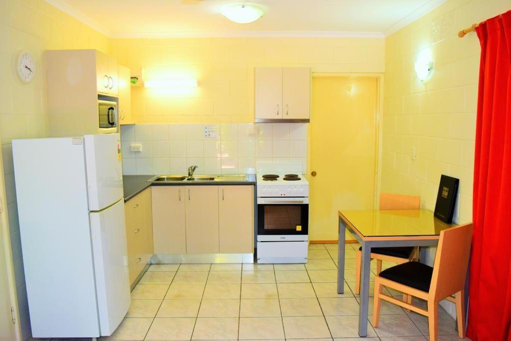 Coconut Grove Holiday Apartments Дарвін Екстер'єр фото